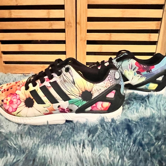 Wow Adidas ZX Flux women’s size 7.5 - Picture 2 of 10